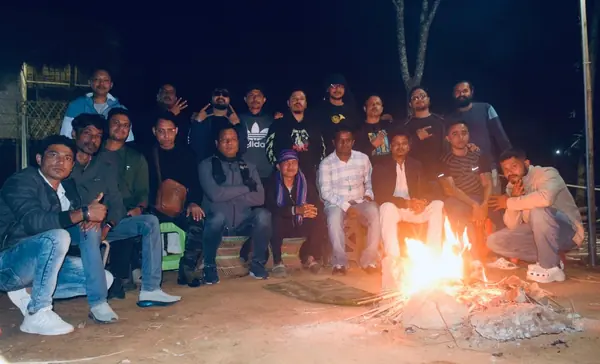 An evening together around the bonfire